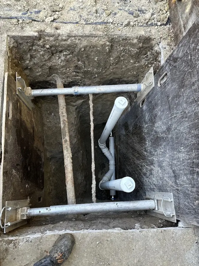 Experienced plumber completing Gas Line Repair work in Fox River Grove